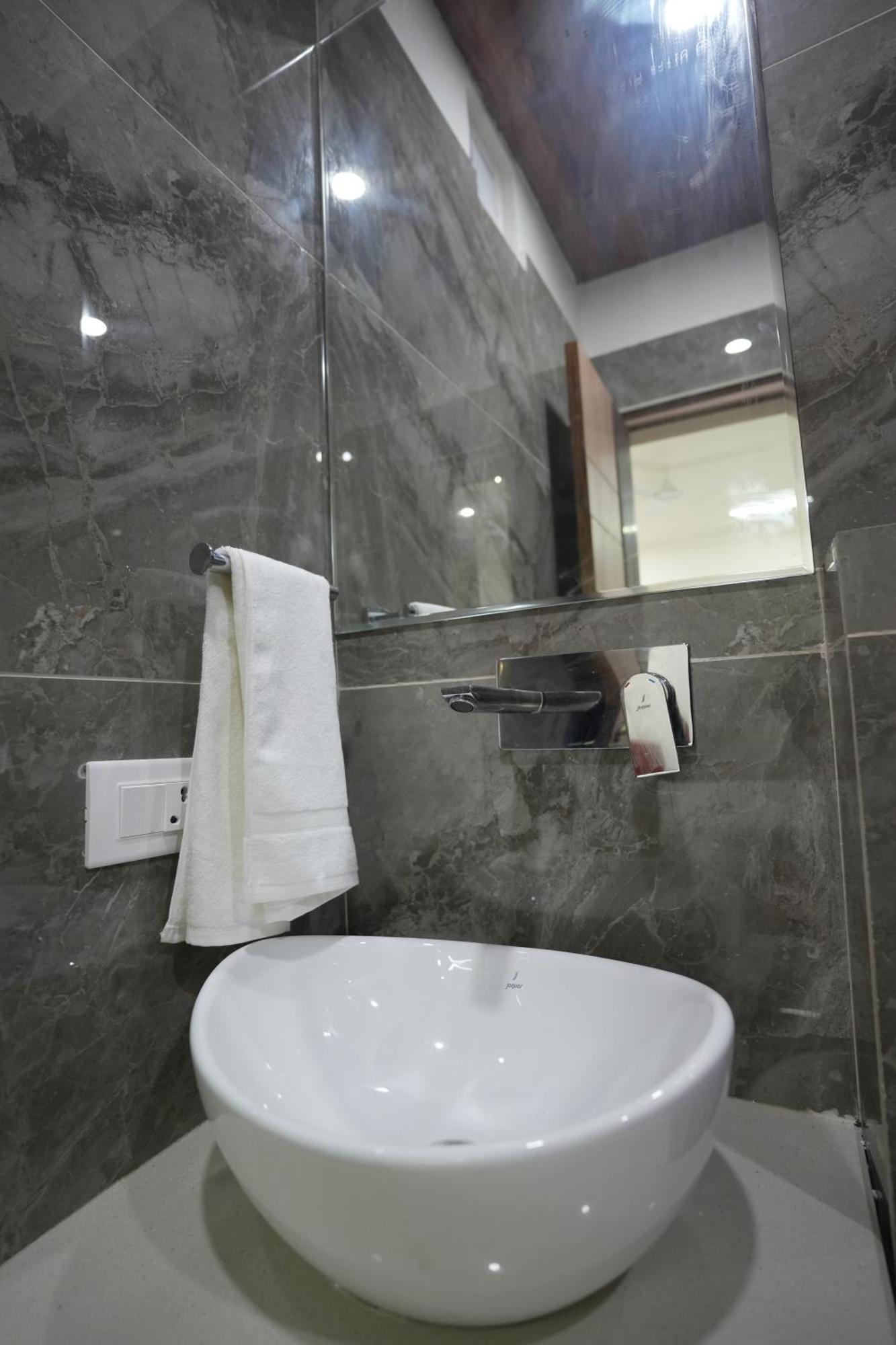 Anaya Retreat Hotel Varanasi Ngoại thất bức ảnh