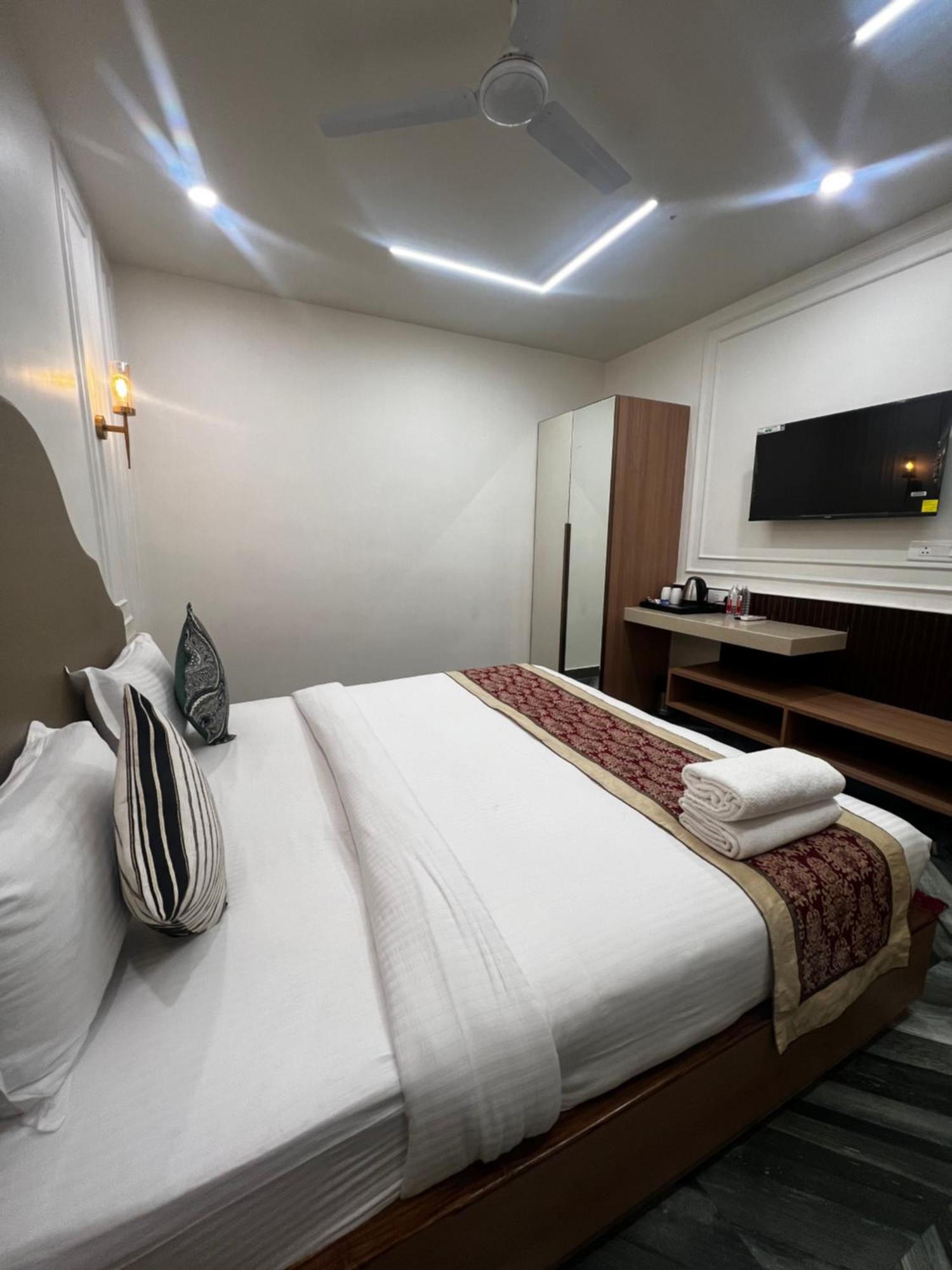 Anaya Retreat Hotel Varanasi Ngoại thất bức ảnh