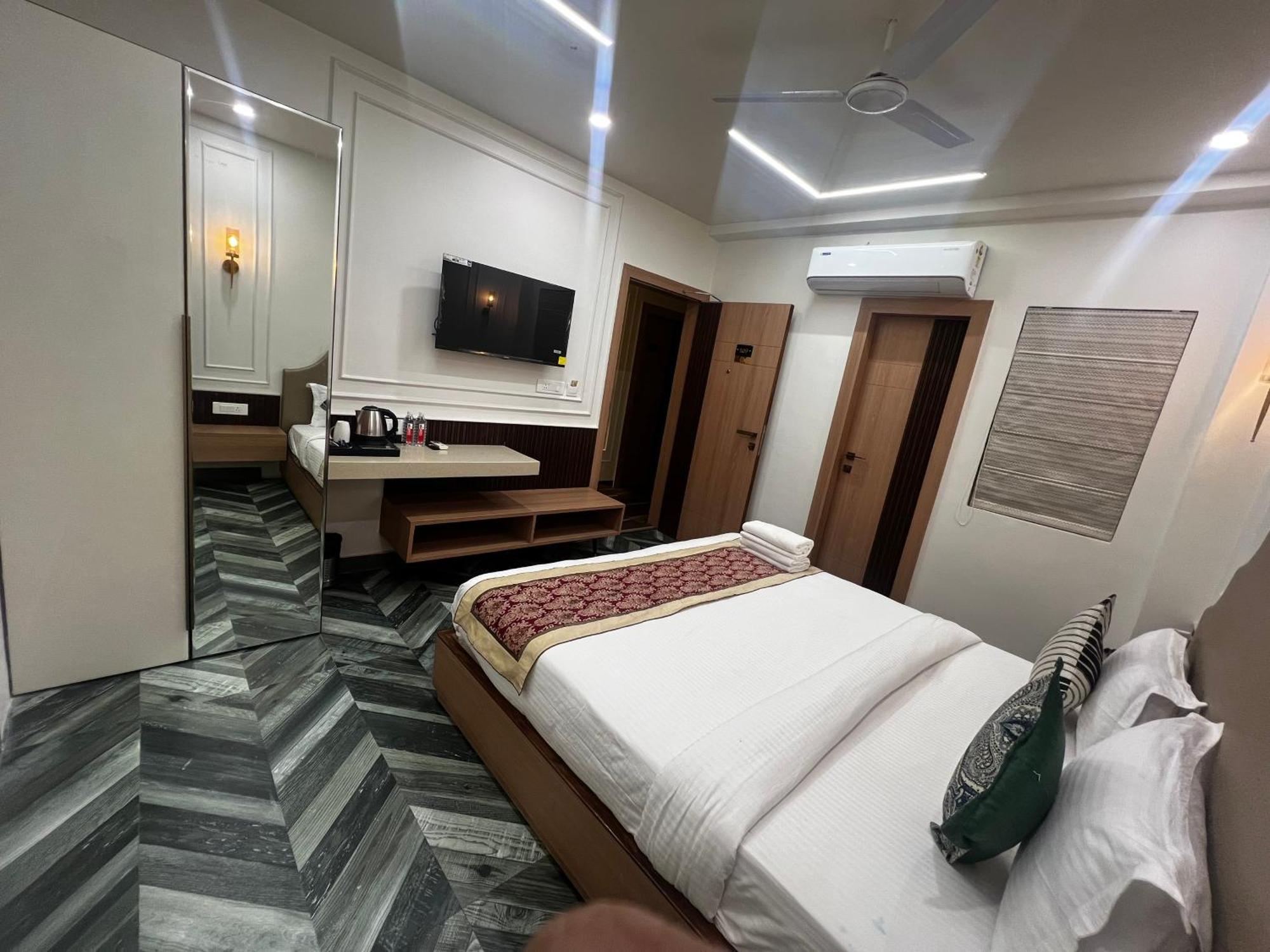 Anaya Retreat Hotel Varanasi Ngoại thất bức ảnh